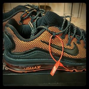 New in box men's 2018 Nike Air Max Elite running